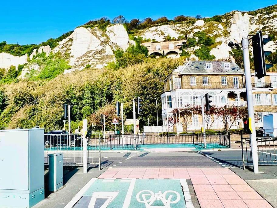 Flat 4 Marine Parade House, 1 East Cliff- Next To Dover Port, White Cliffs, Beach, Castle Экстерьер фото
